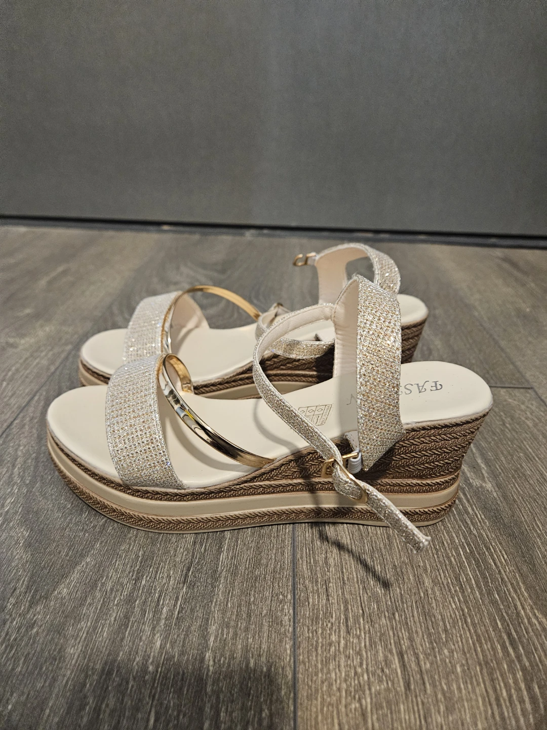 Sparkly Wedge Sandals - photo 3