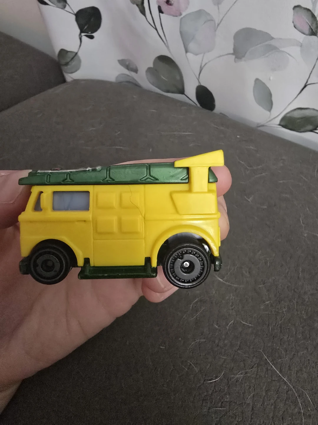 Hot Wheels Party Wagon Diecast Car - photo 3