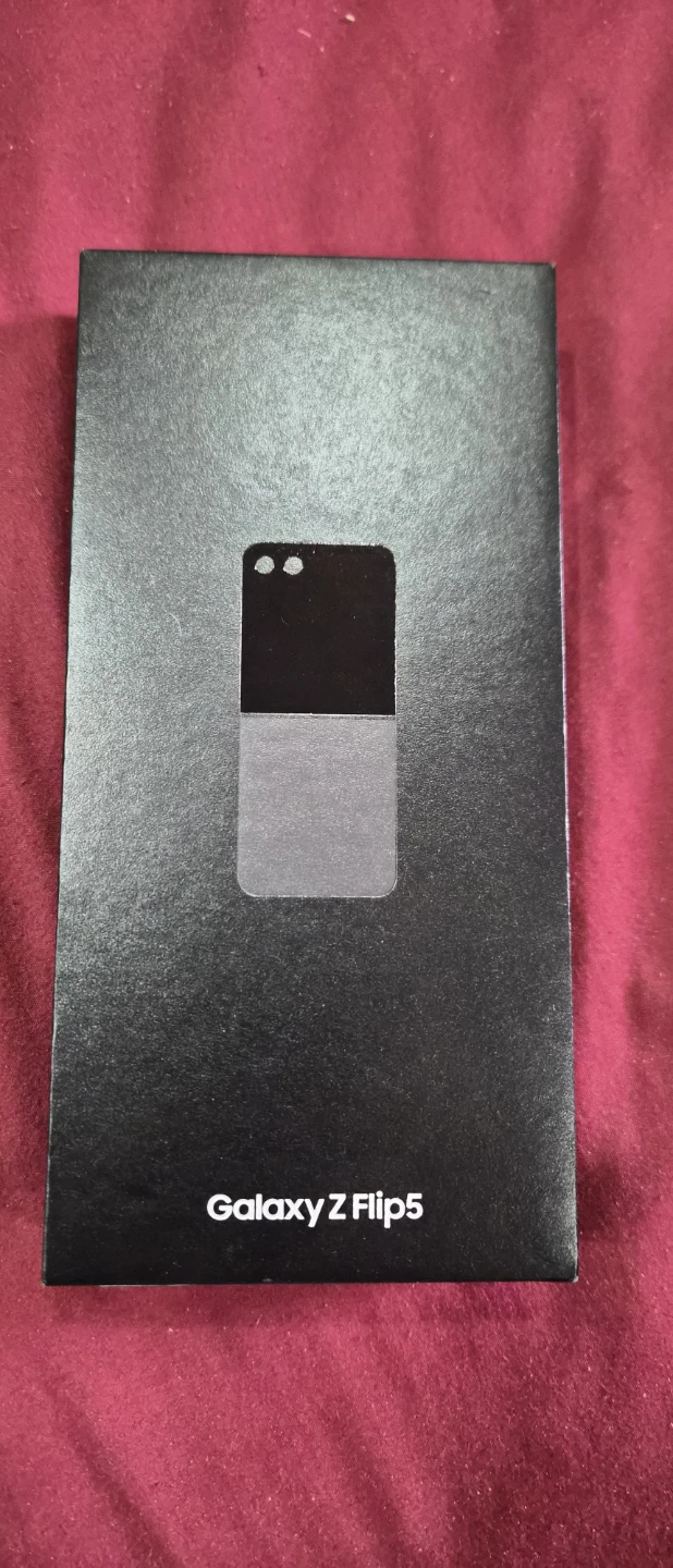 BNIB SEALED Samsung Galaxy Z Flip5-512gb