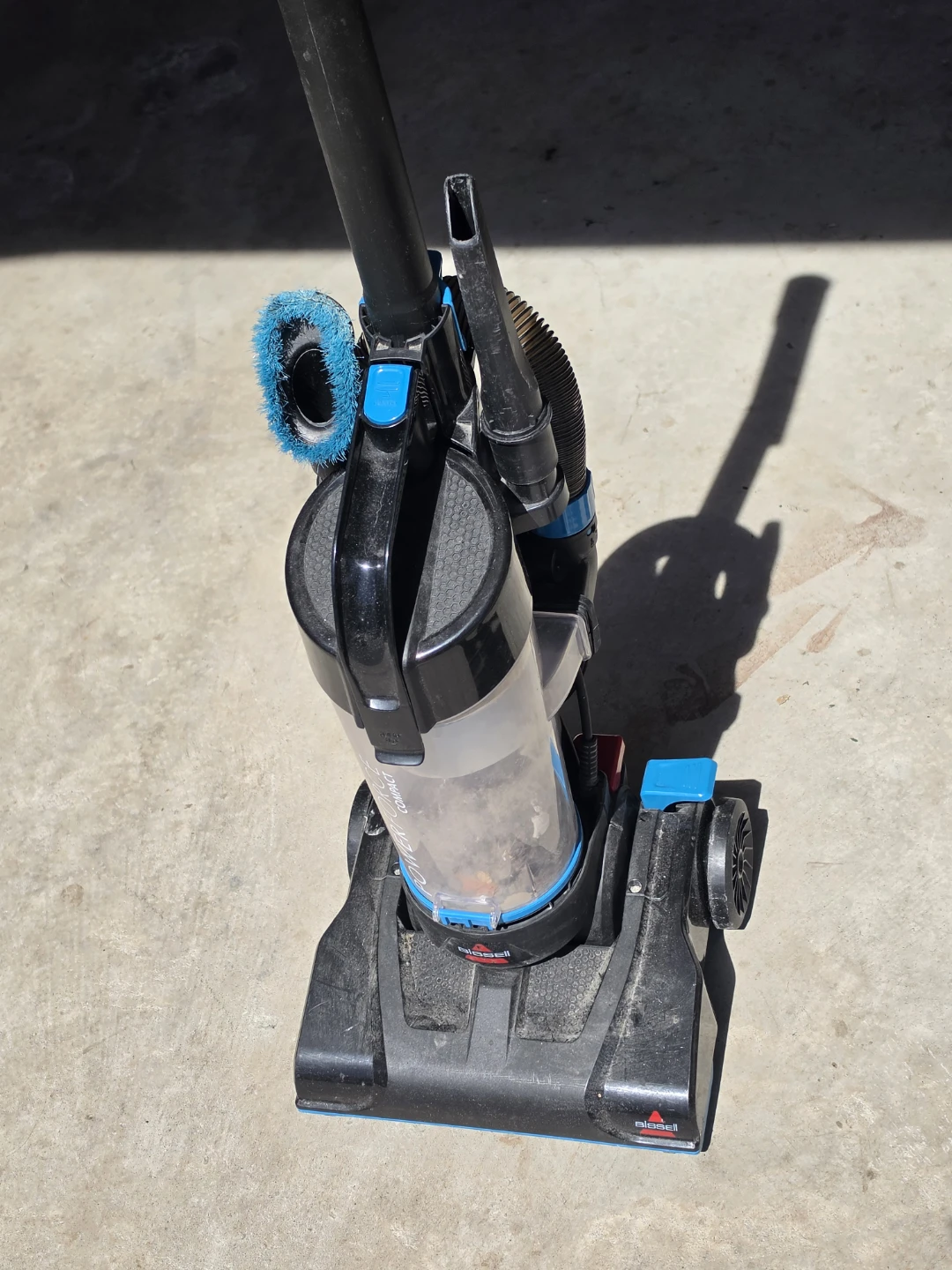 Bissell Vacuum Cleaner - photo 2
