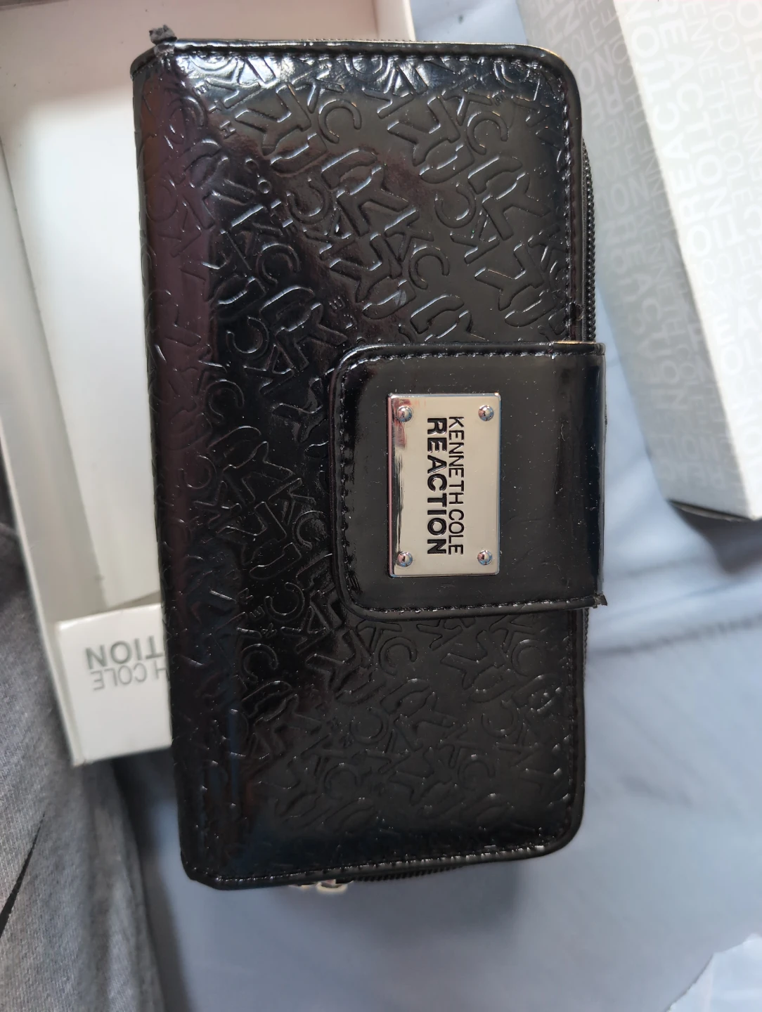 Kenneth Cole Reaction Black Embossed Wallet - photo 4