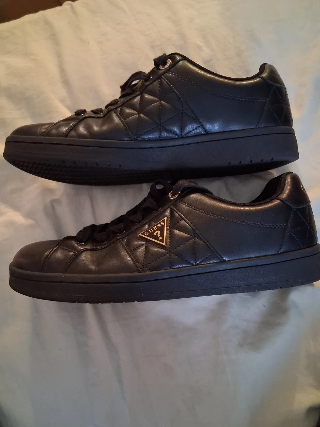 Black Guess Sneakers size 9 - photo 2