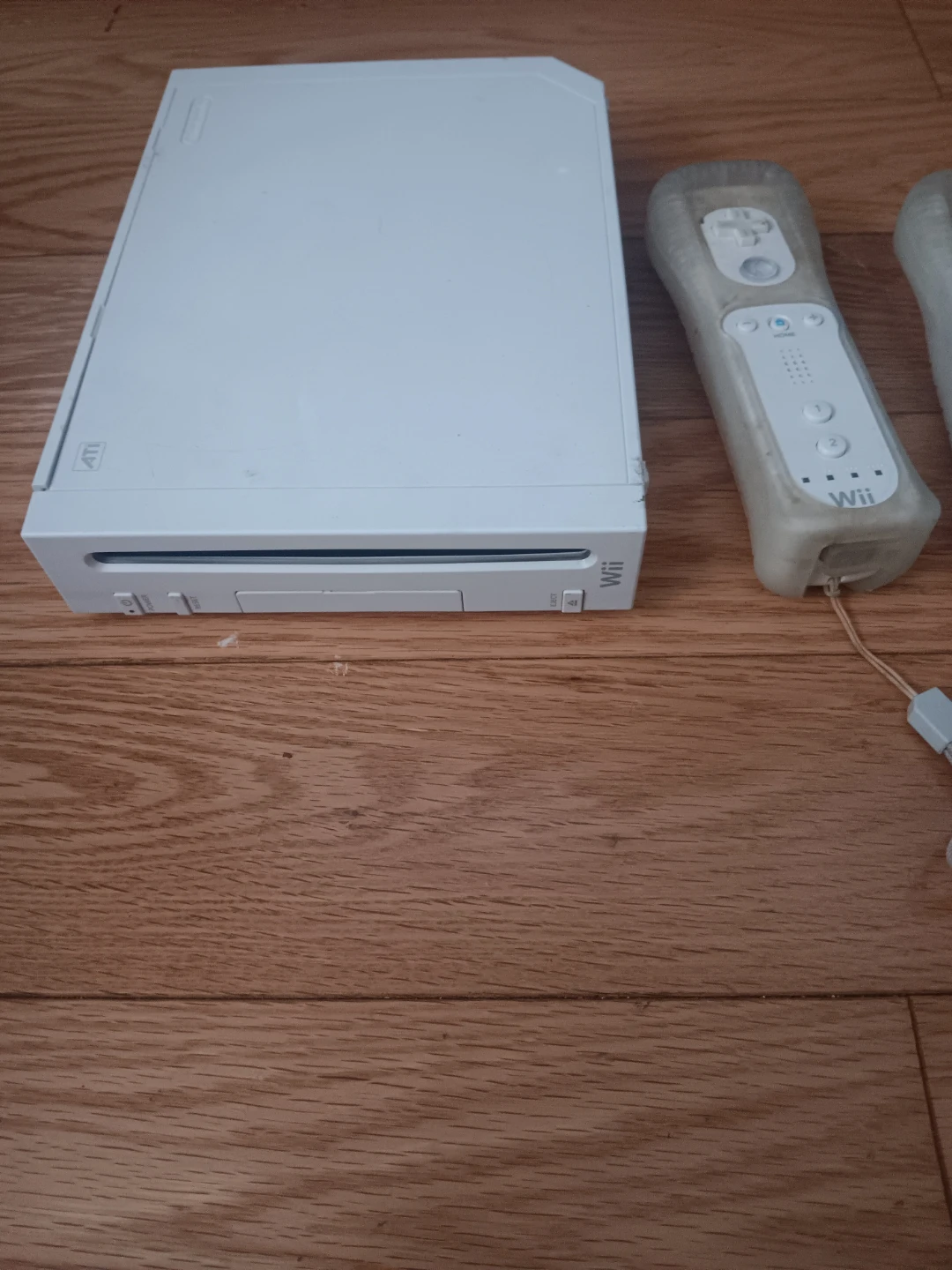 Nintendo Wii Console Bundle with Controllers