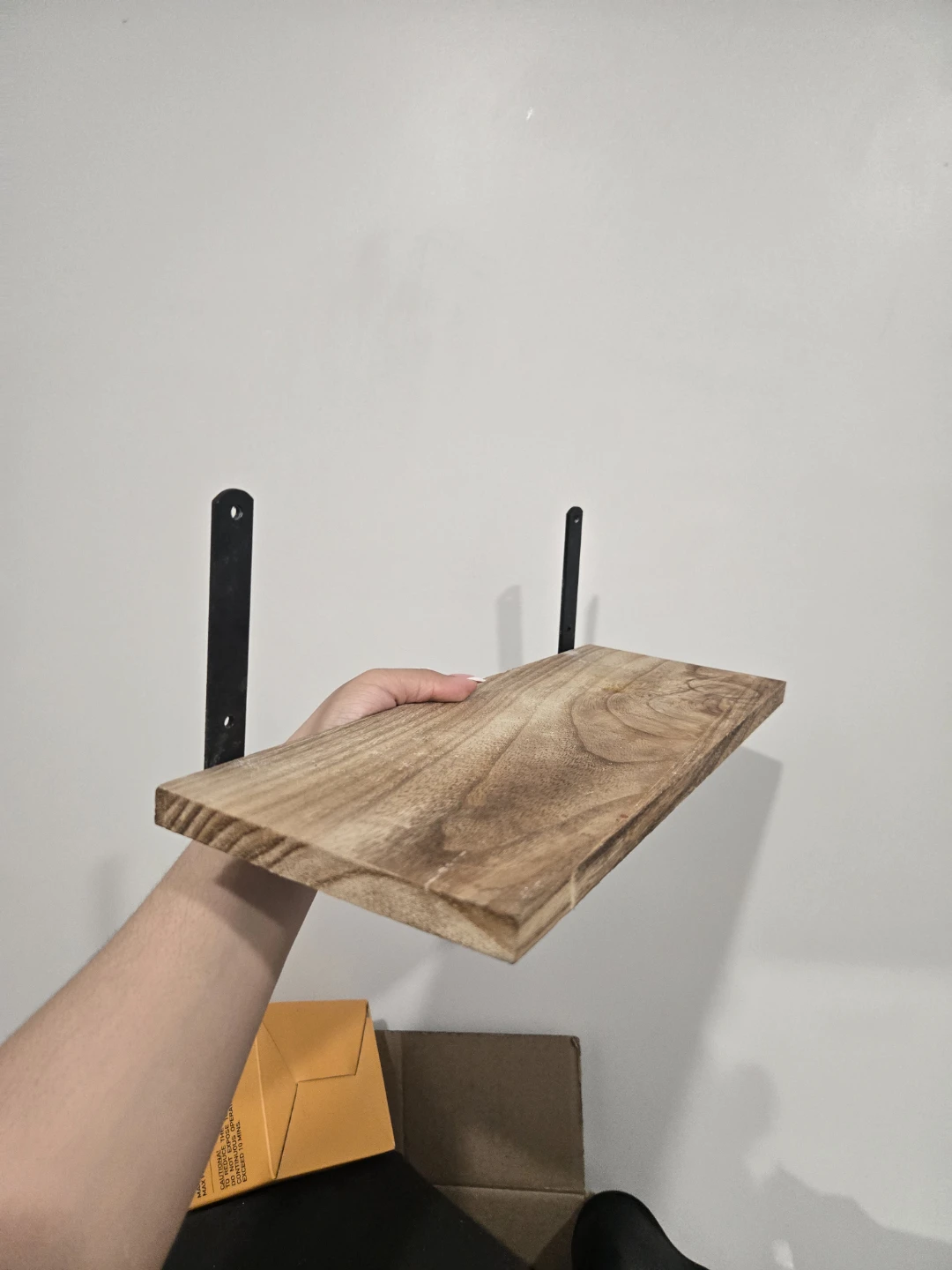 10 pieces Wooden Wall Shelf with Black Brackets