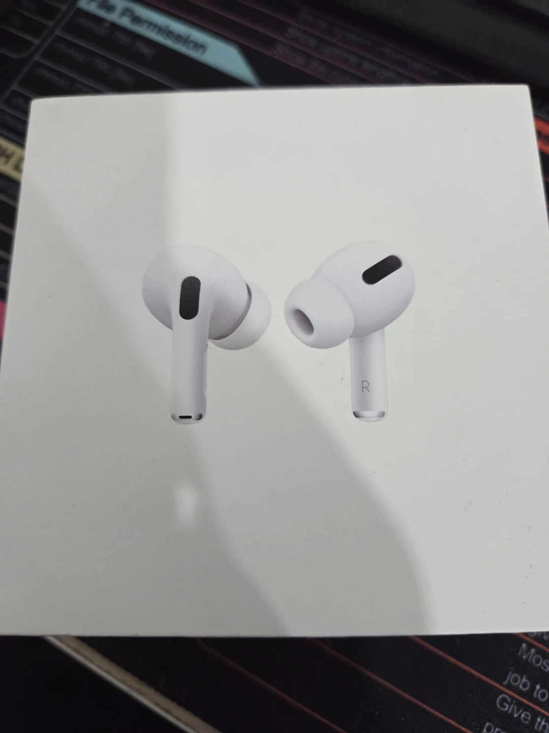 Apple AirPods Pro with MagSafe Charging Case - photo 3