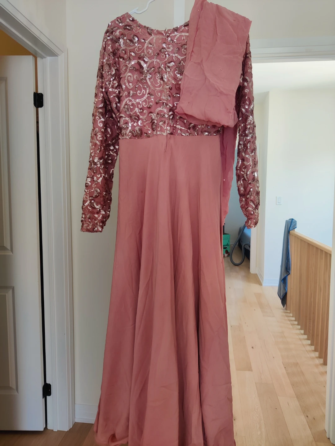 Pink sequined long-sleeved maxi dress with dupatta - photo 5