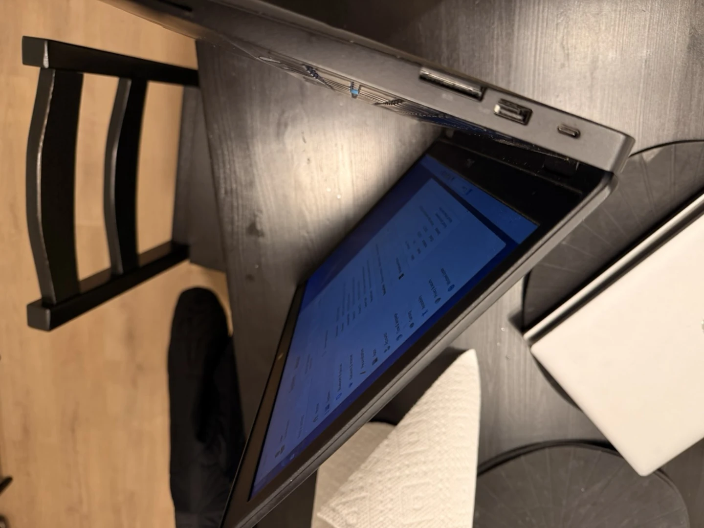 Dell Latitude 5590 | i5 | 8GB RAM | 256GB SSD - photo 4