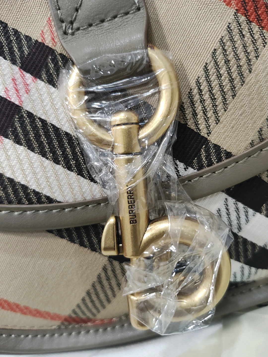 Burberry Nova Check Shoulder Bag - photo 5