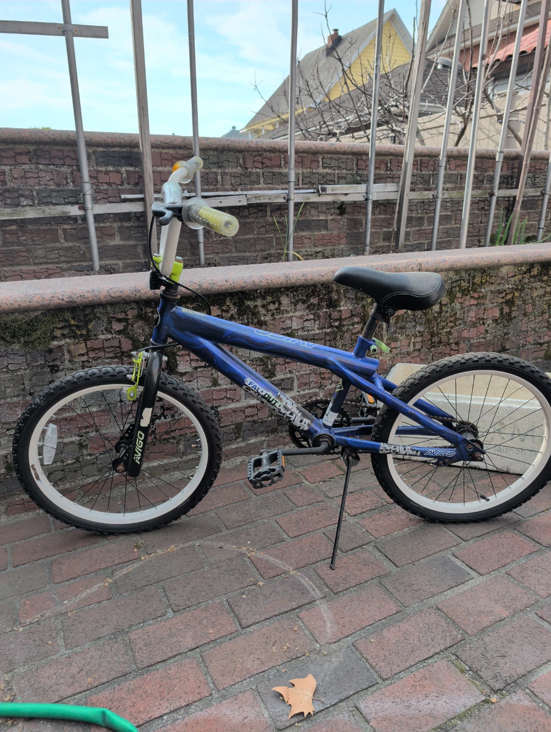 Blue Avigo BMX Bike