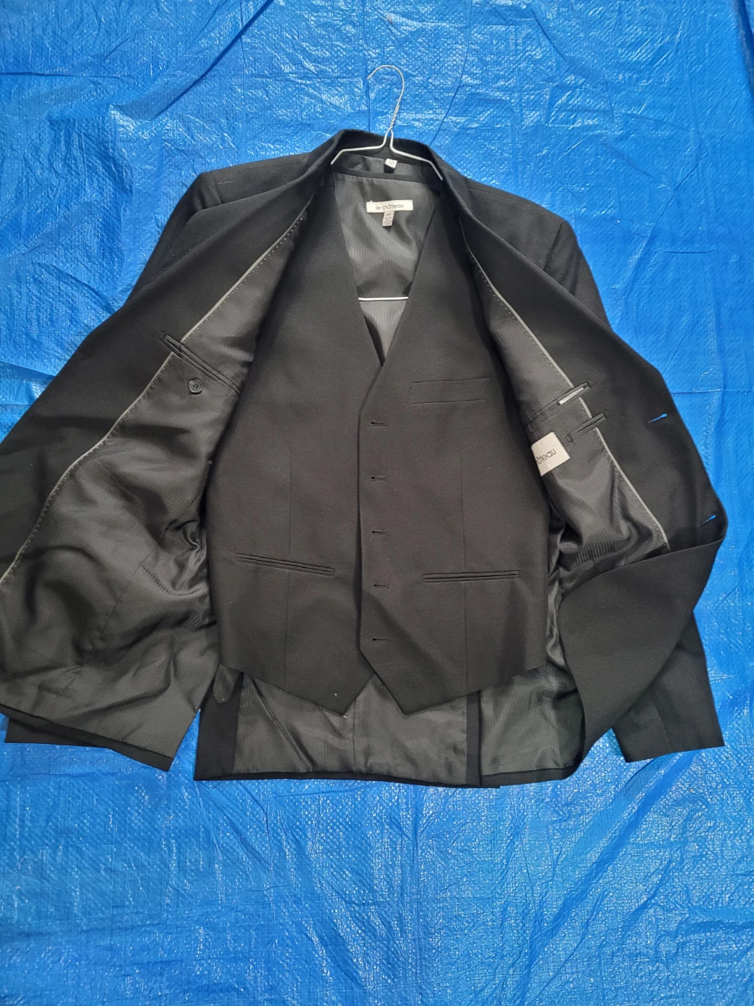 Le Château Black Suit Jacket & Vest Set - Size S/P - photo 2