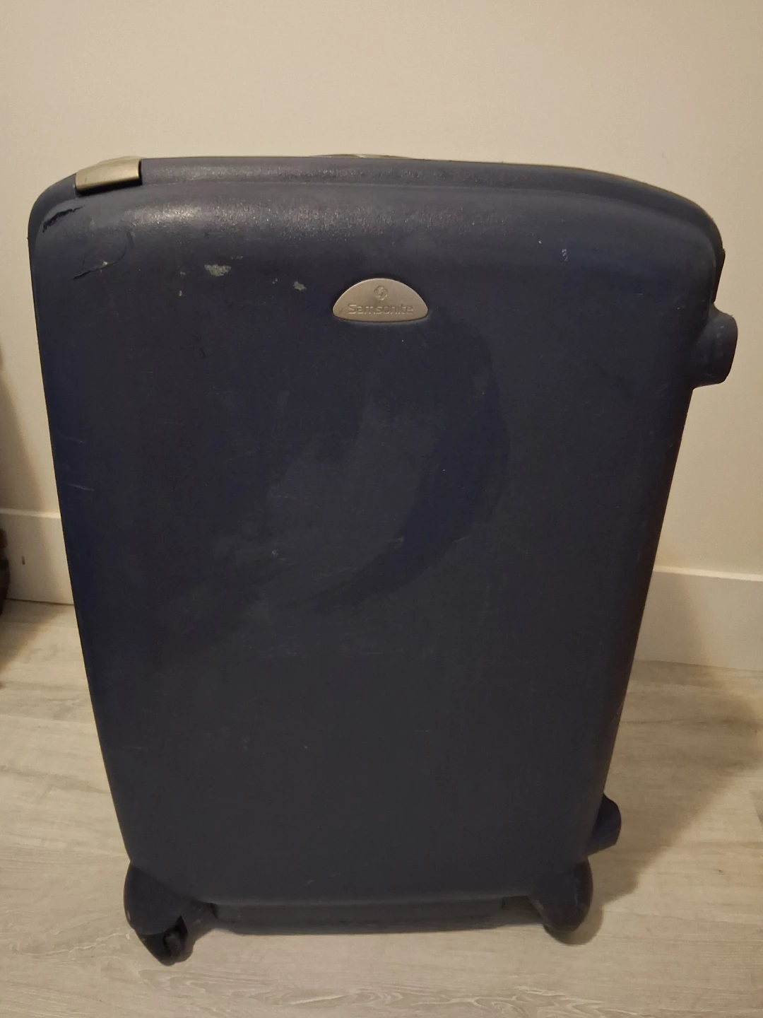 Samsonite Navy Blue Spinner Suitcase