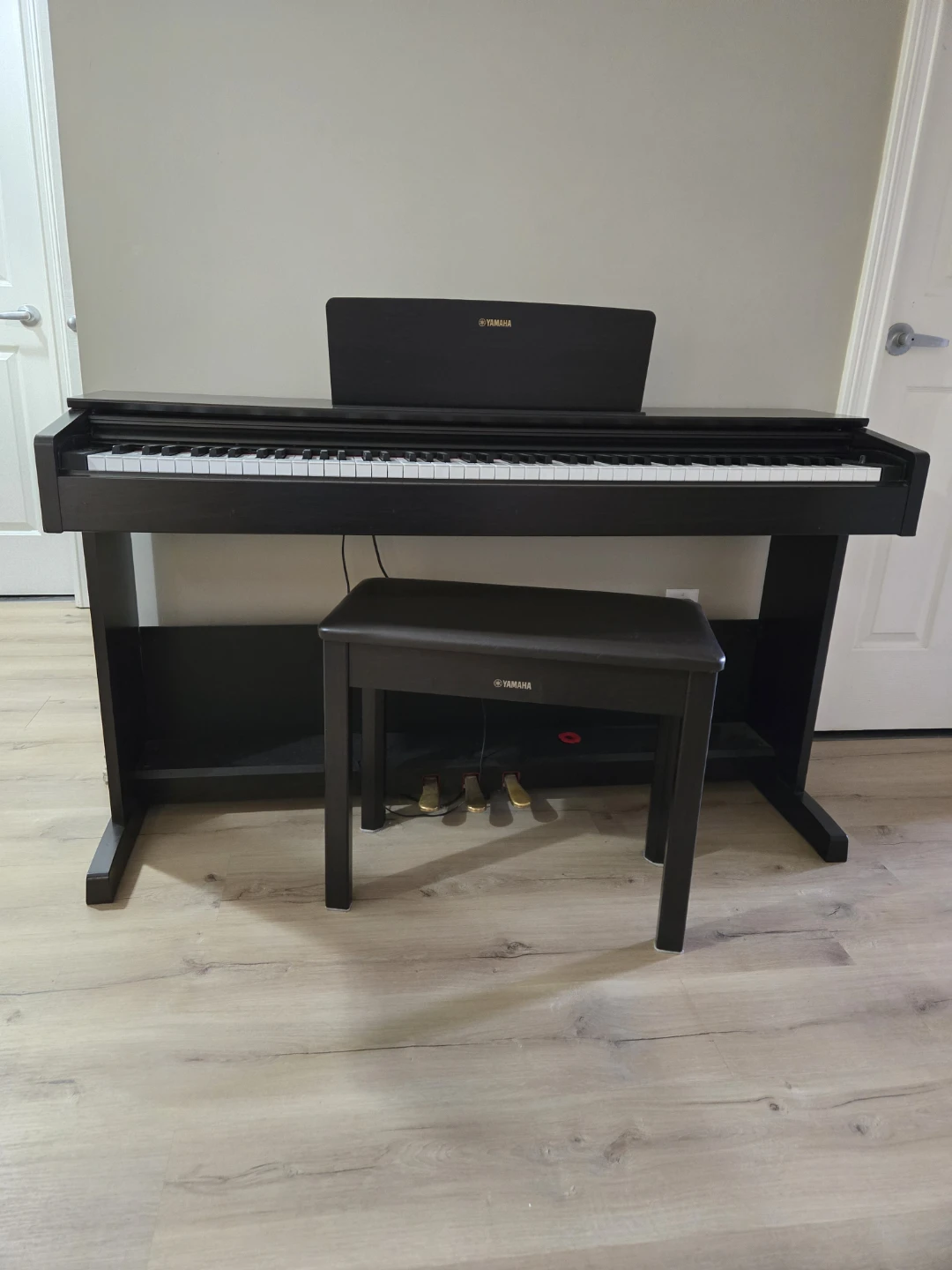 Yamaha Digital Piano with Bench - photo 2