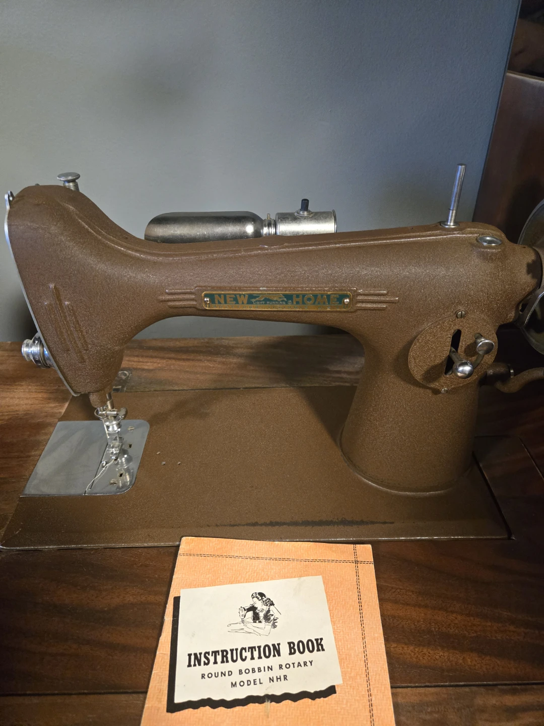 New Home Electric Sewing Machine Instruction Book - Model NHR - photo 4