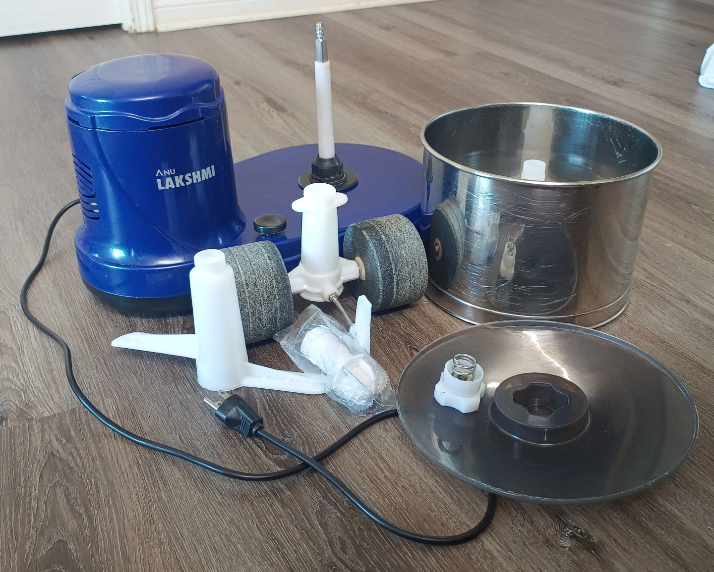 Anu Lakshmi Wet Grinder 2L - photo 3