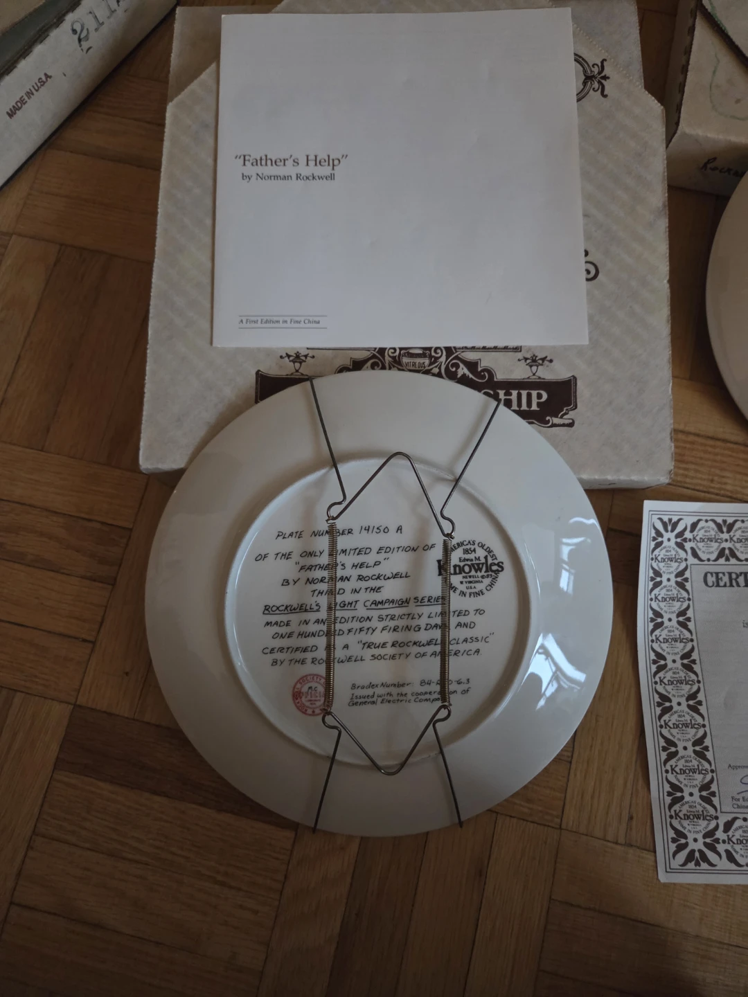 Norman Rockwell "Father's Help" Collector Plate - photo 2