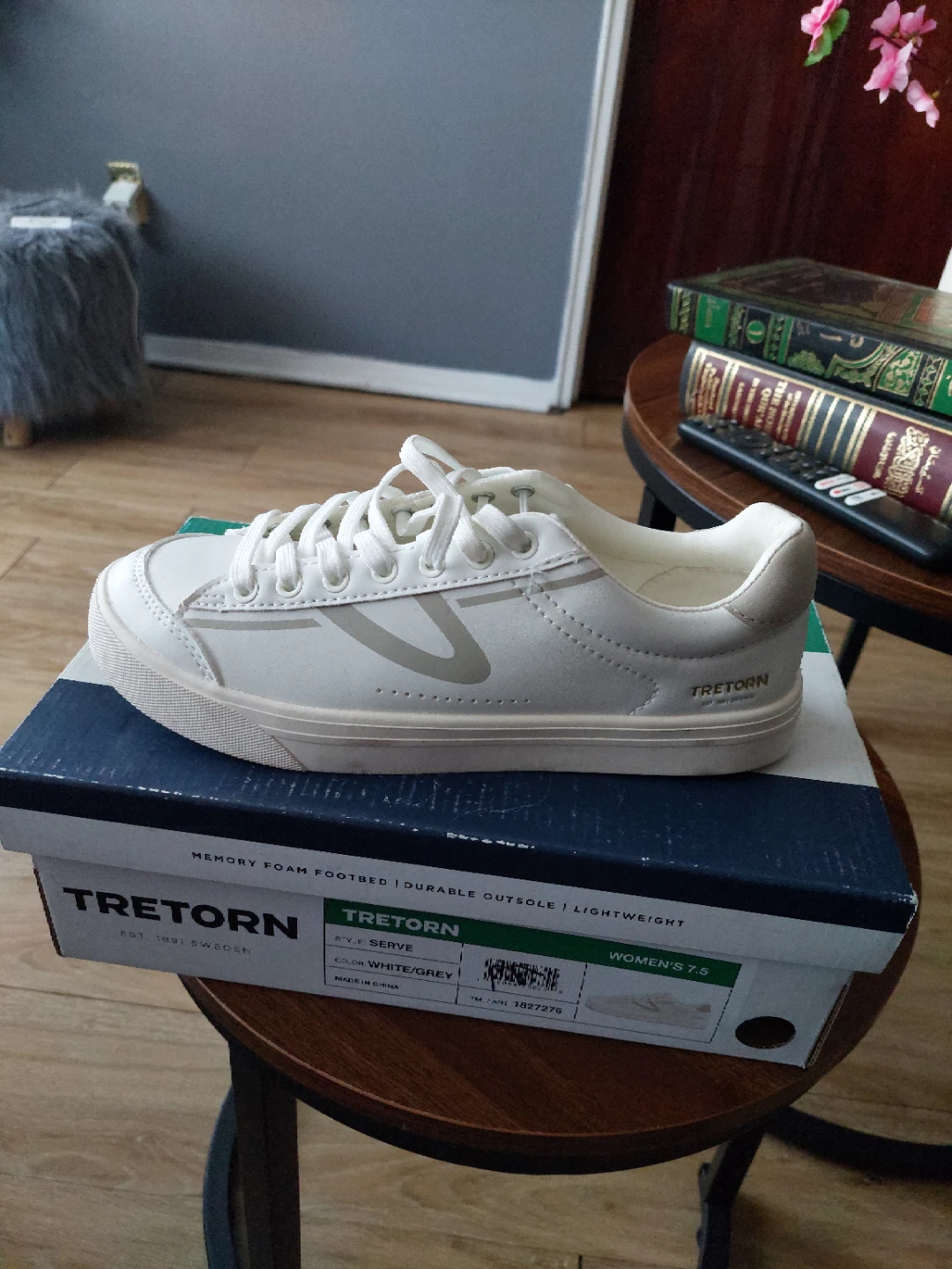 Tretorn Women's 7.5 White/Grey "Bye Serve" Sneakers