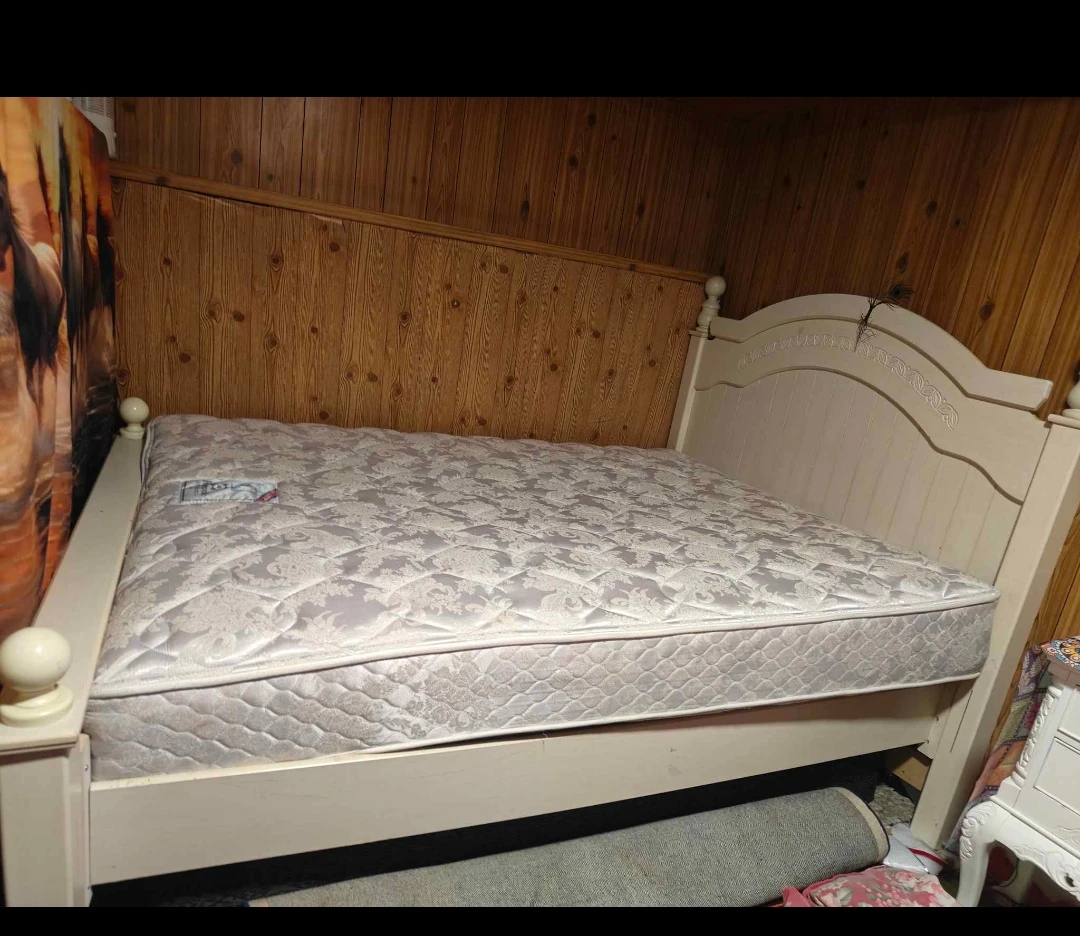 Bed, mattress