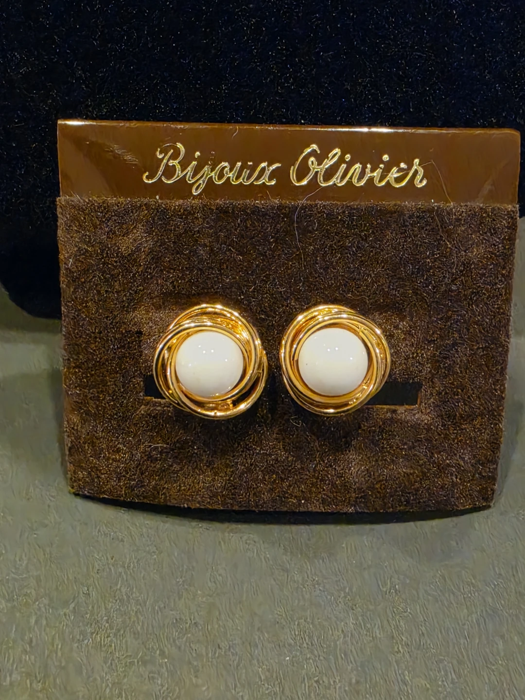 80'  Bijoux Olivier Earrings - White Teardrop and Gold Tones - photo 2