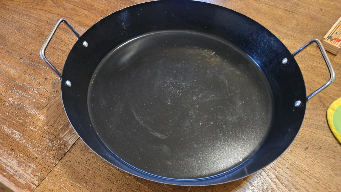 Crofton Paella Pan
