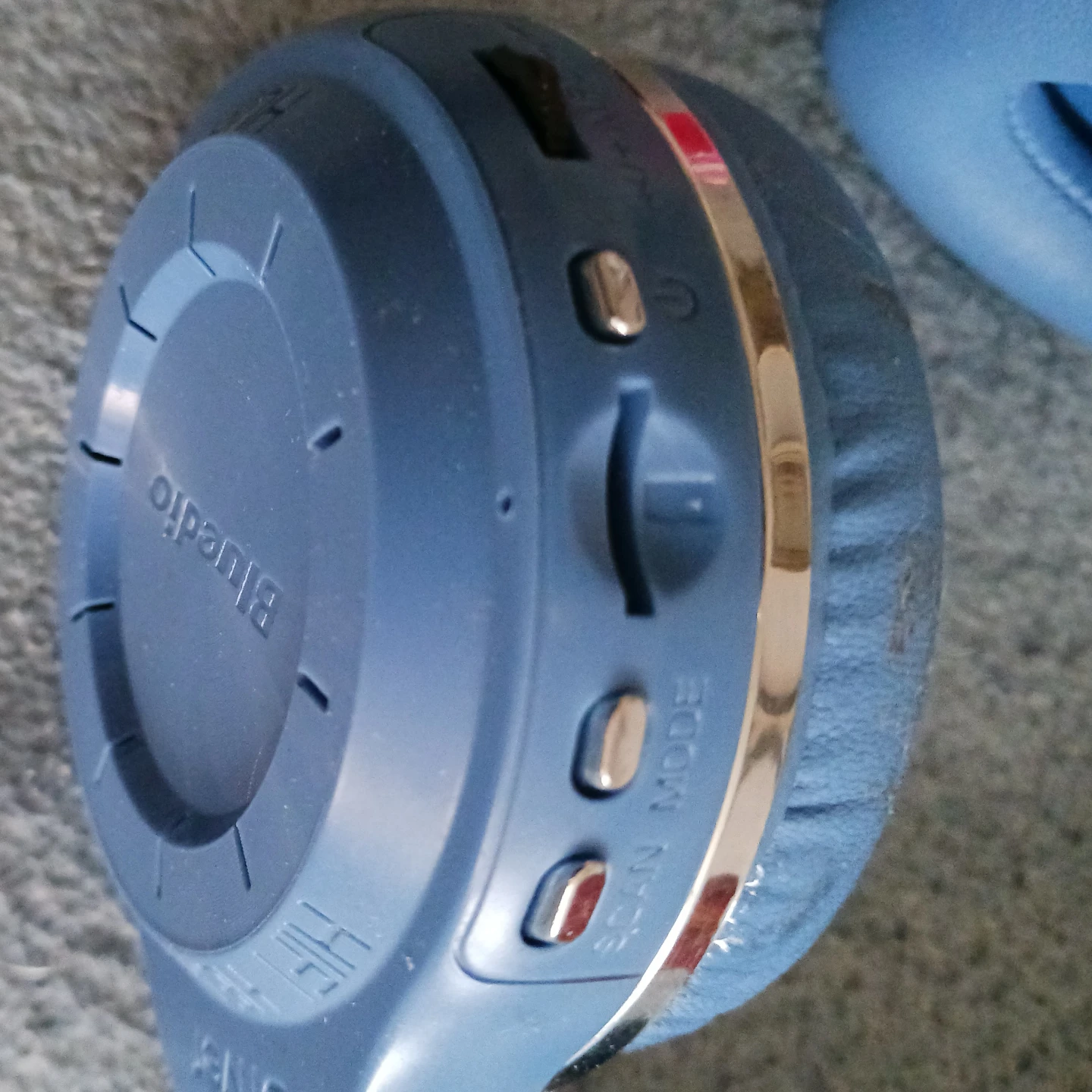 Bluedio Hurricane Over-Ear Headphones - photo 3