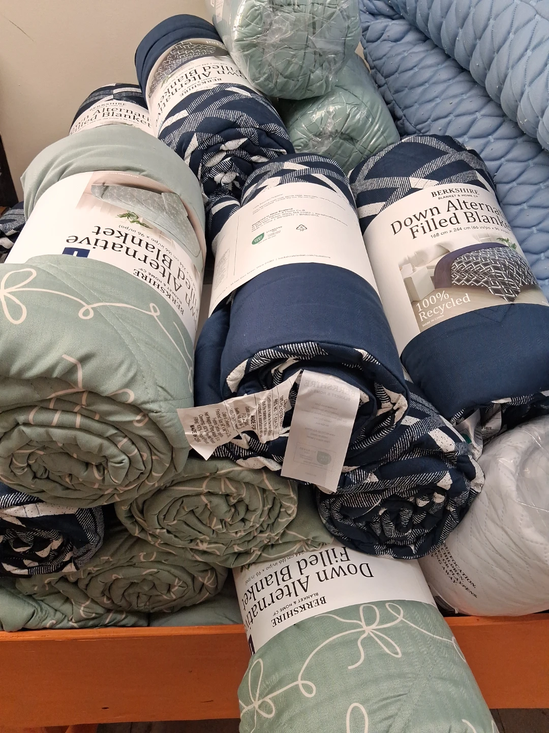 Berkshire Down Alternative Filled Blanket - Queen - photo 2