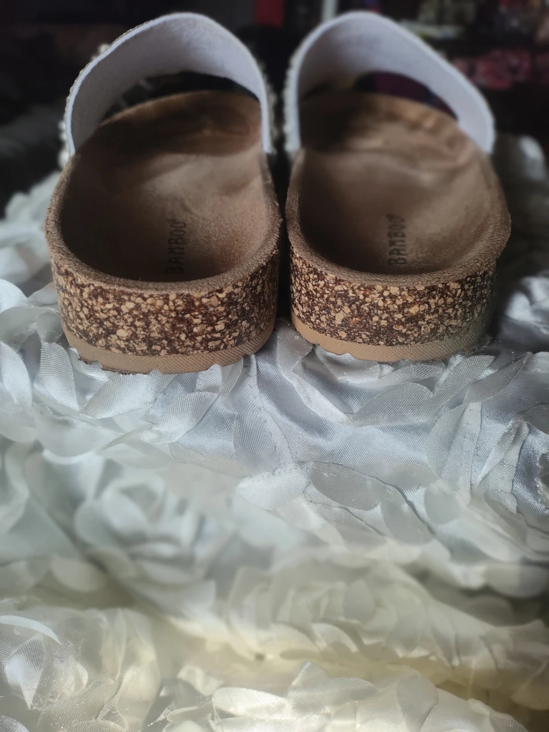 Women's Slip-On Sandals Pearl Embellished Slides Size 10 Used - photo 4