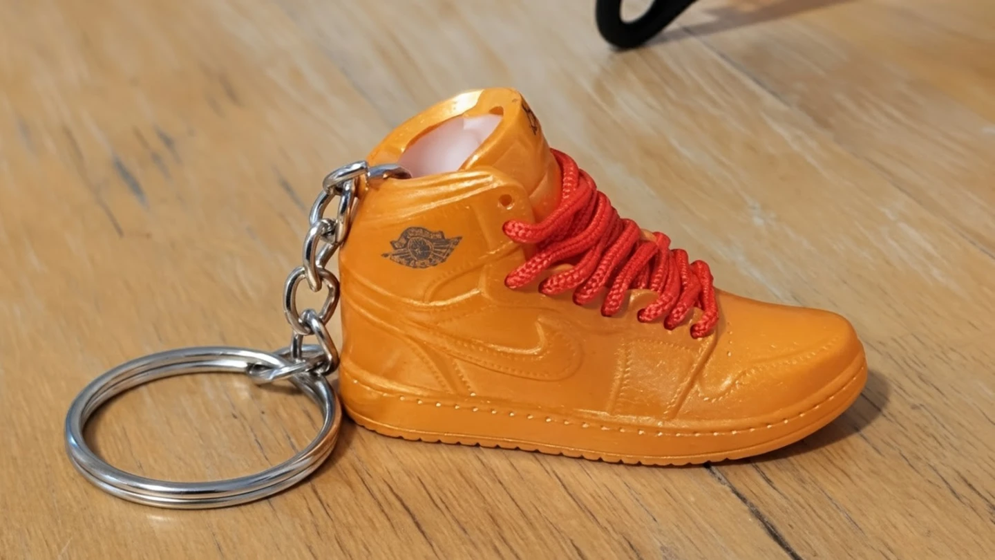 Mini Sneaker Keychain – Air Jordan Style 🔥 - photo 3