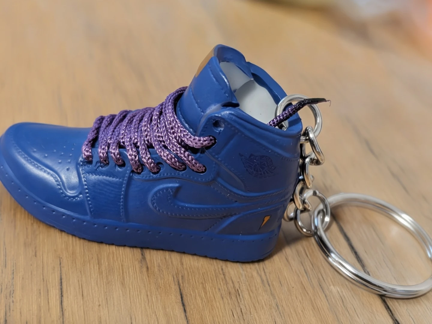 Mini Sneaker Keychain – Air Jordan Style 🔥 - photo 4