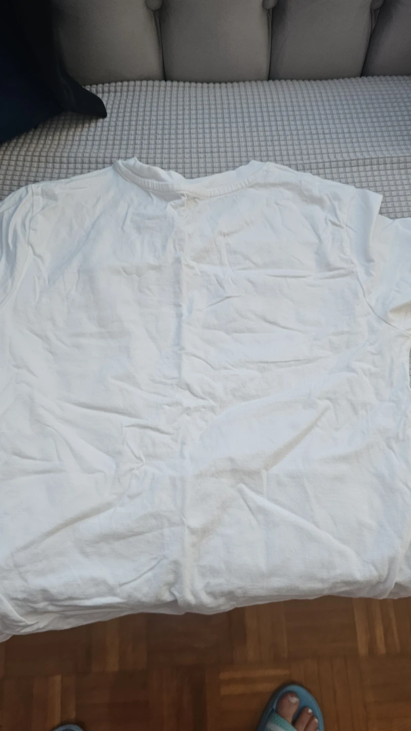 Levi's White T-Shirt - Medium for boys - photo 2