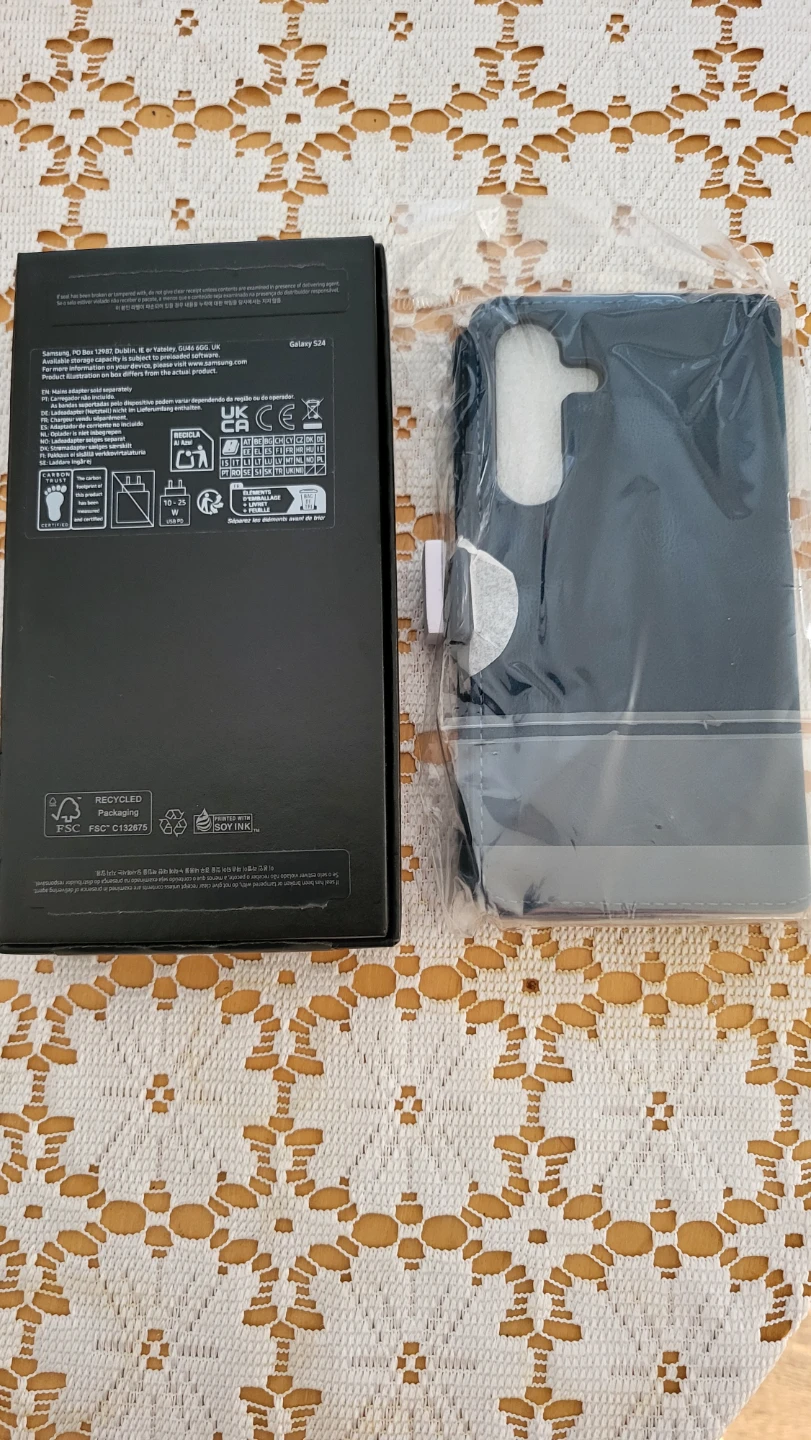 Samsung Galaxy S24 Blue Smartphone with Case and Cable - photo 4
