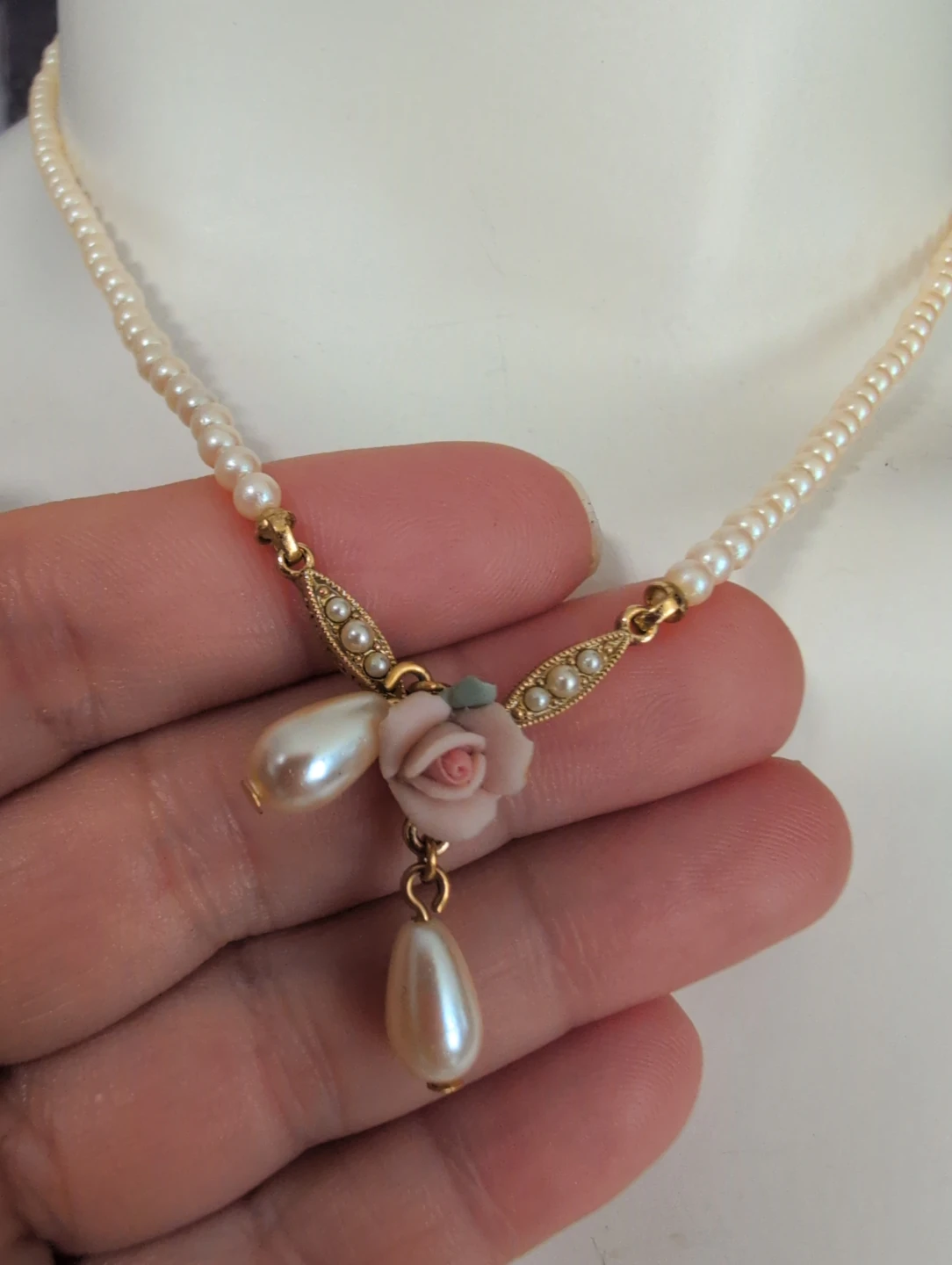 Pearl Necklace with Rose Pendant - photo 2