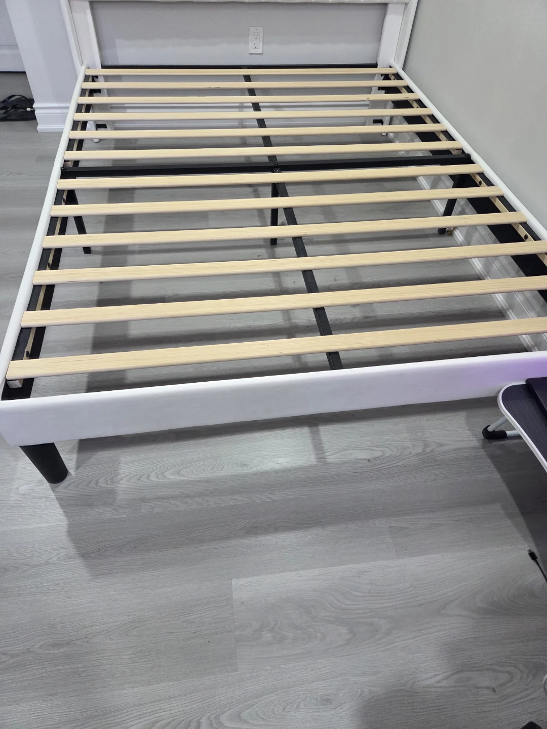 Queen Size Mattress with White Bed Frame - photo 5