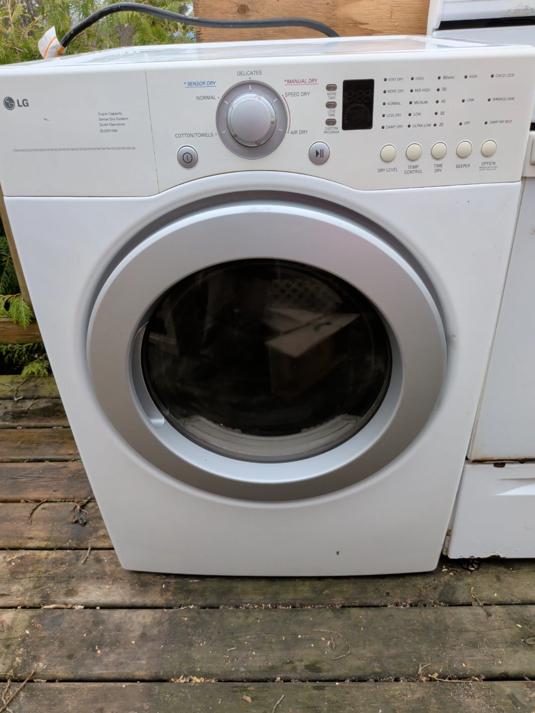 LG DLE2516W Dryer
