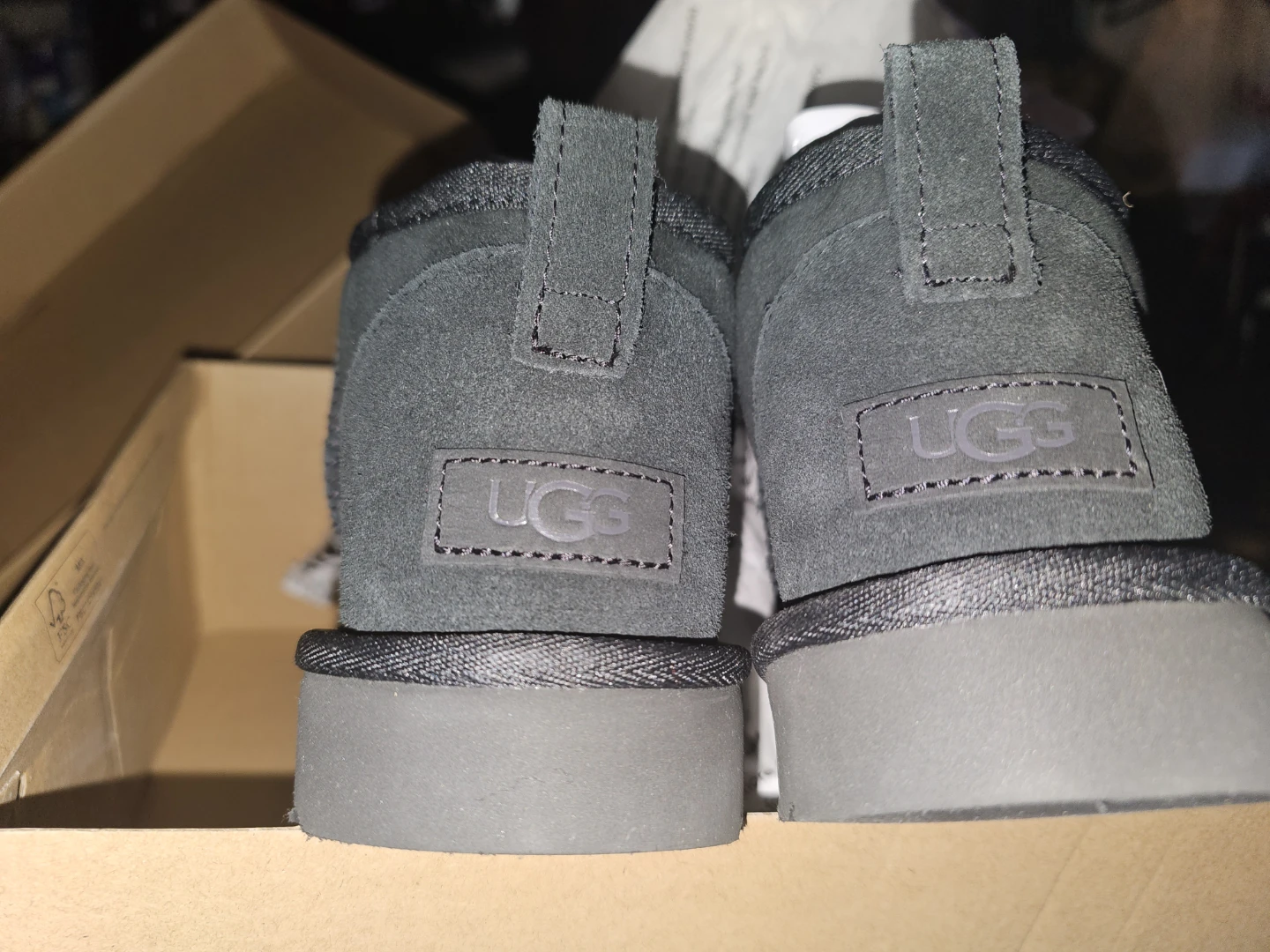UGG W Classic Ultra Mini Boots Black Size 11