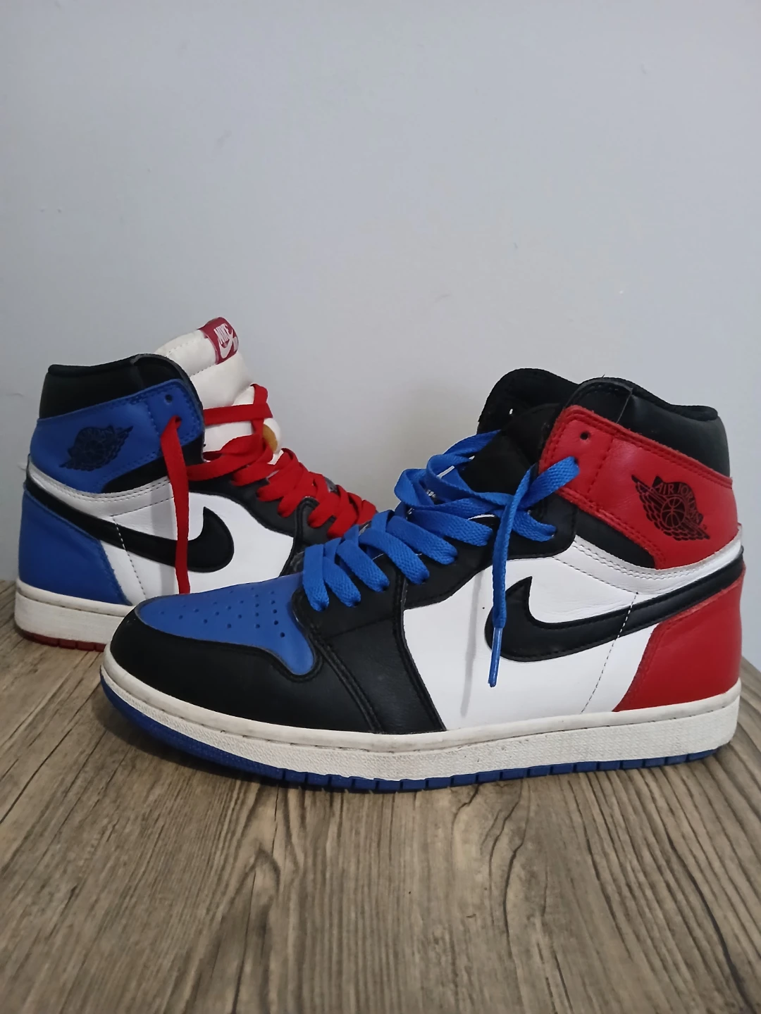 Air Jordan 1 “Top 3” – Size 8 – Authentic – Great Condition - photo 2