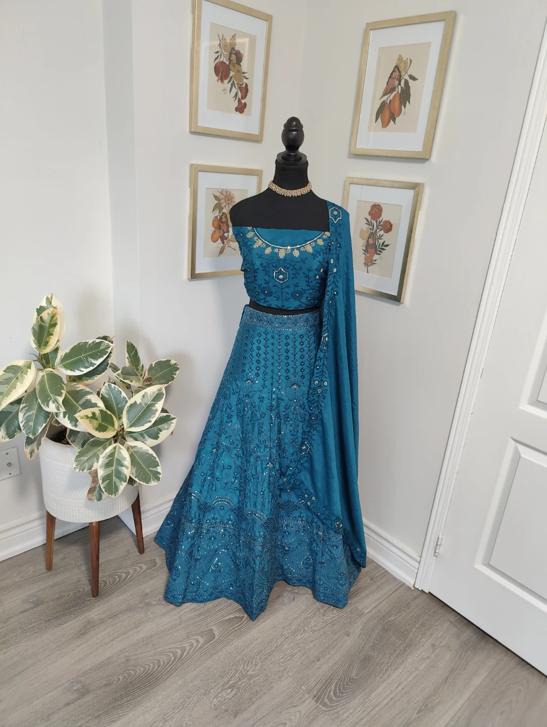 Semi stitch Blue embroidered lehenga choli with dupatta - photo 2