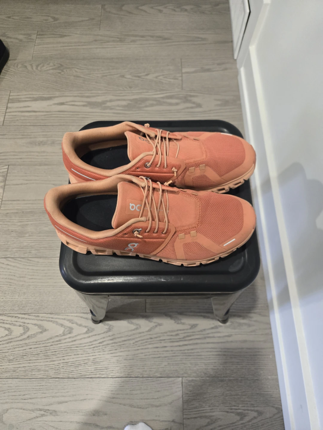 On Cloud Running Shoes - Coral - Size US M9 / EU 42.5 - photo 3