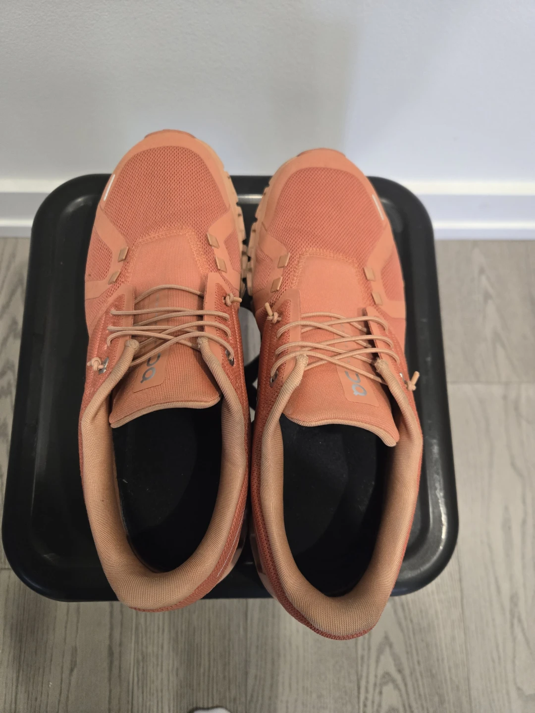 On Cloud Running Shoes - Coral - Size US M9 / EU 42.5 - photo 4