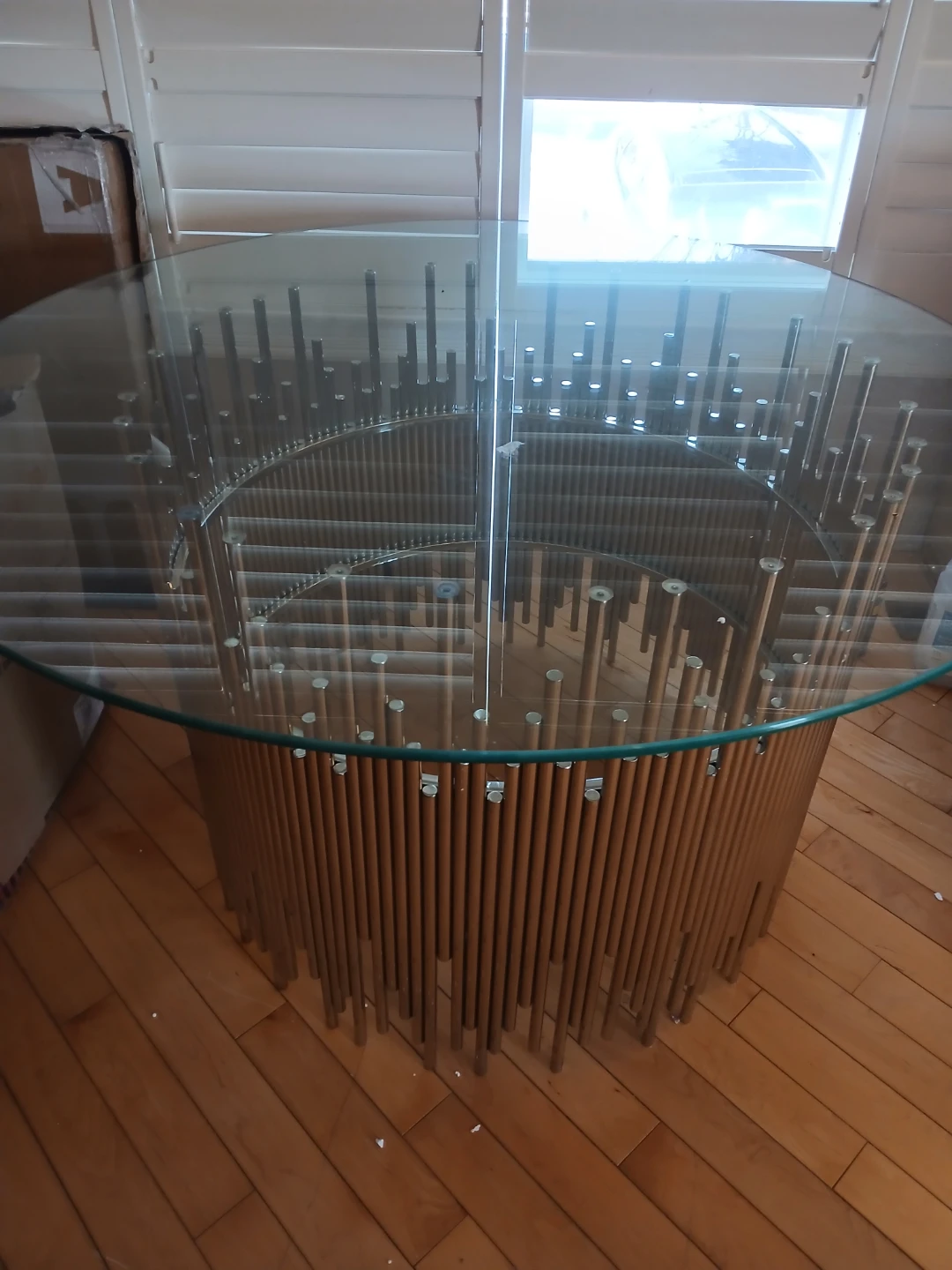 Round Glass Top Dining Table with Unique Base - photo 3