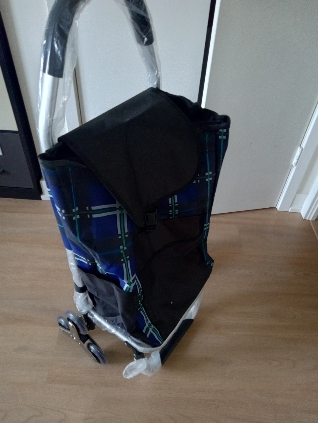 Branch new shopping cart trolley bag $50 - photo 2