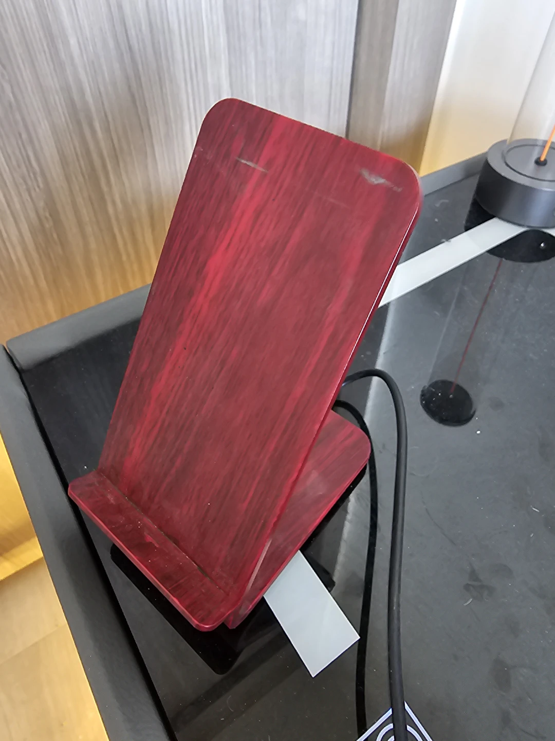 Red Phone Stand charger
