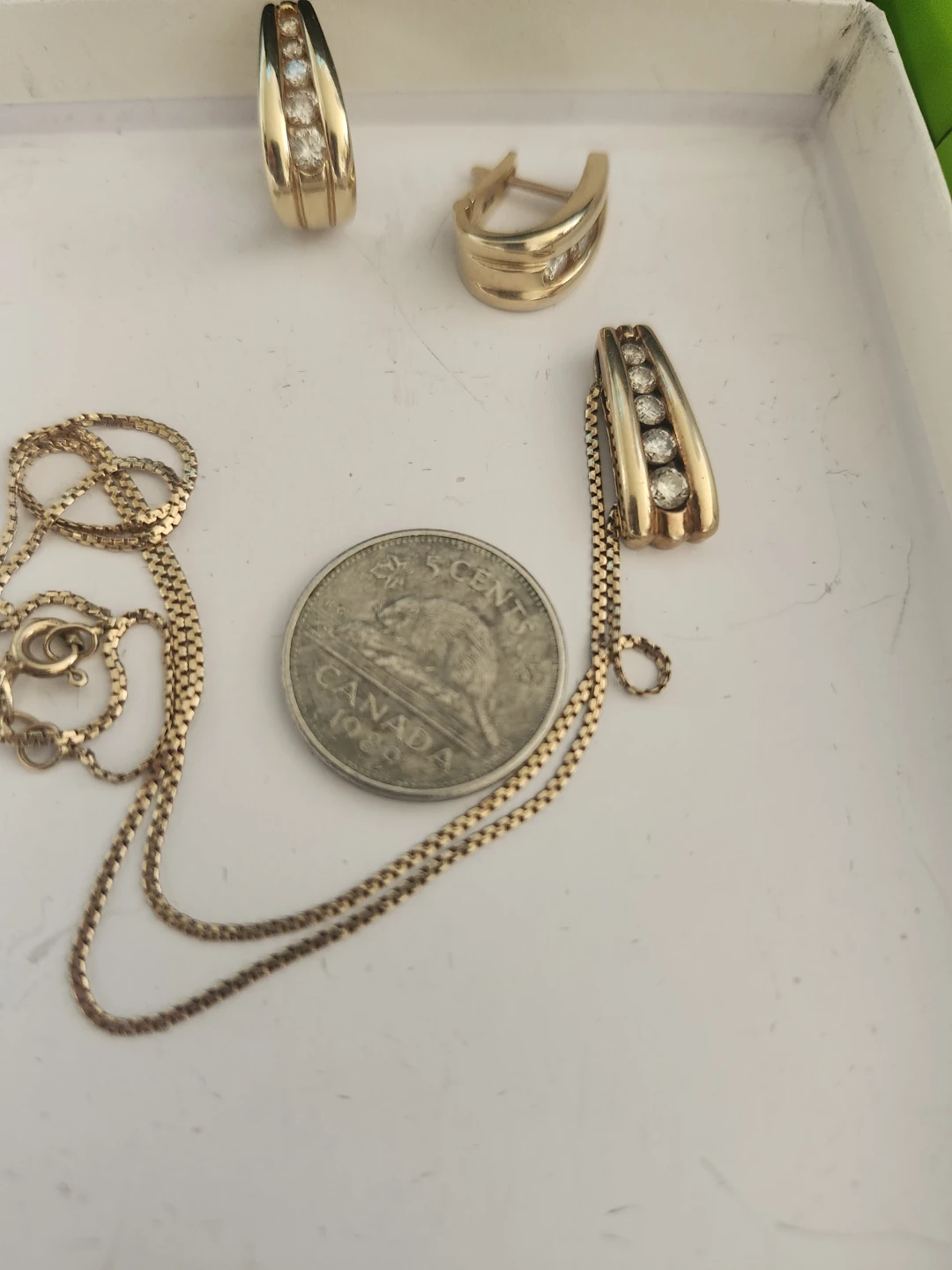 Gold Chain Necklace with Pendant and Earrings Set with appraisal