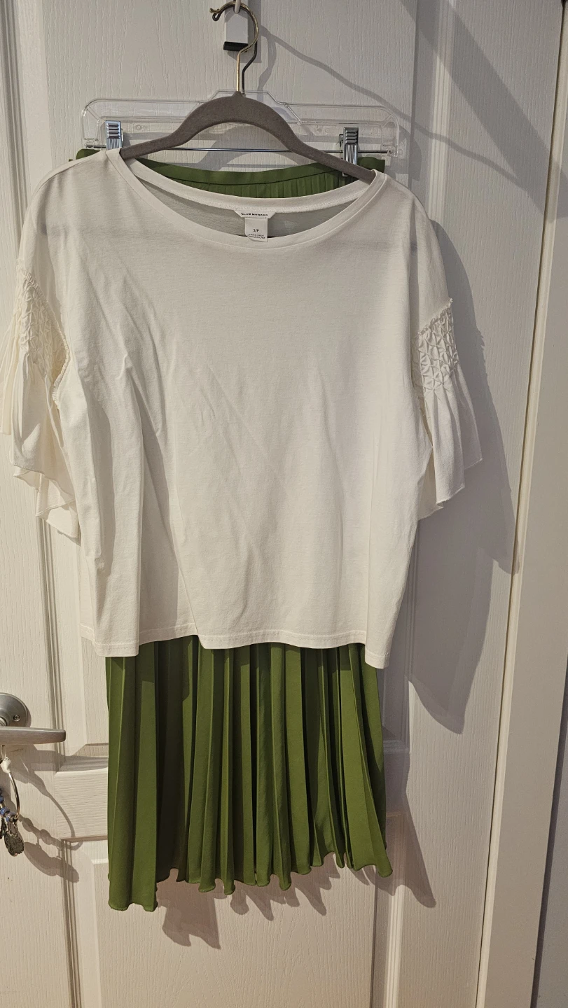 White Club Monaco Top & Green Pleated Skirt Set - Size M - photo 3