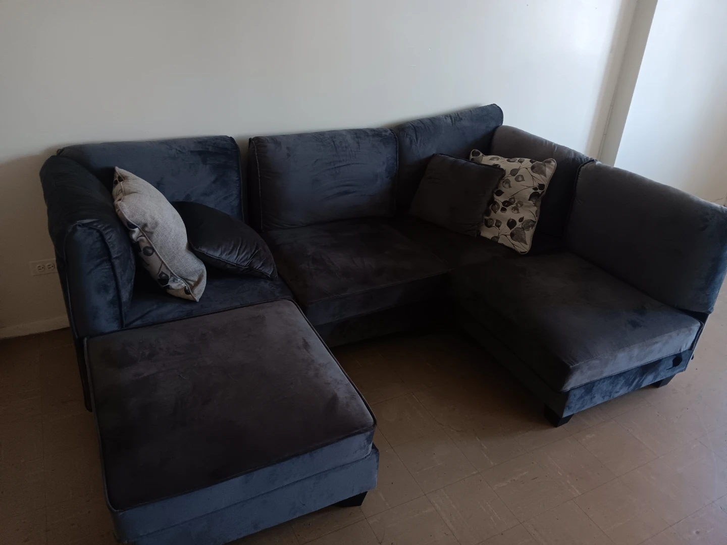 Dark Gray Sectional Sofa with Ottoman - photo 5