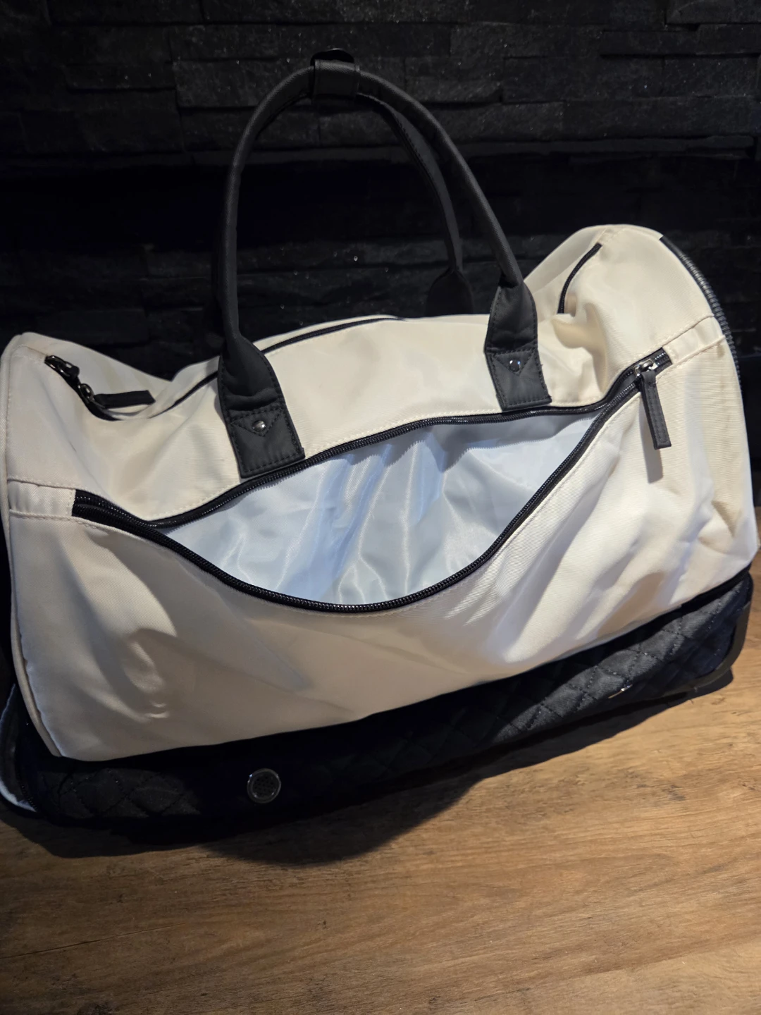 ETRONIK Cream & Black Duffle Bag with wheels & extending handle - photo 3