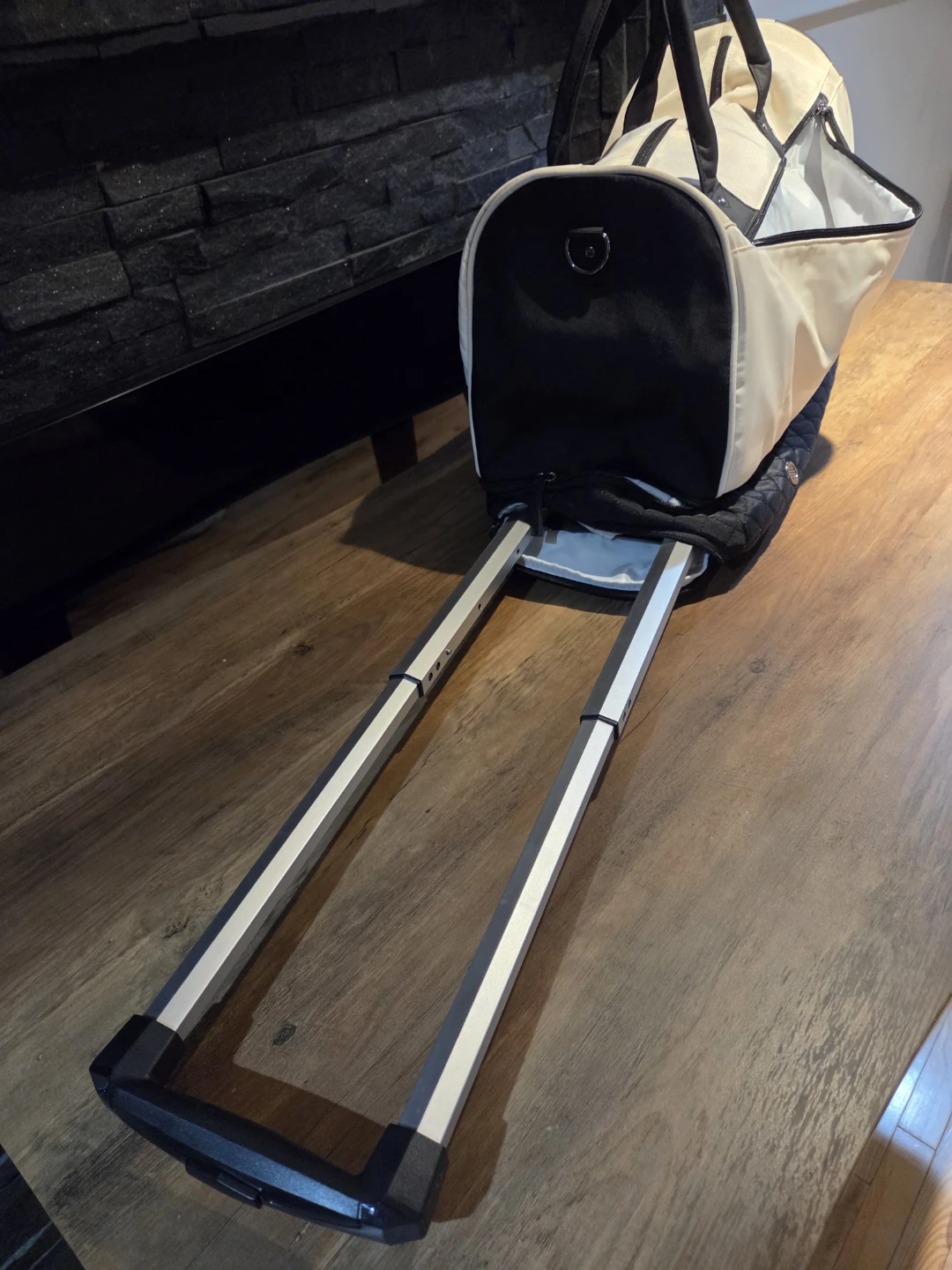 ETRONIK Cream & Black Duffle Bag with wheels & extending handle - photo 4