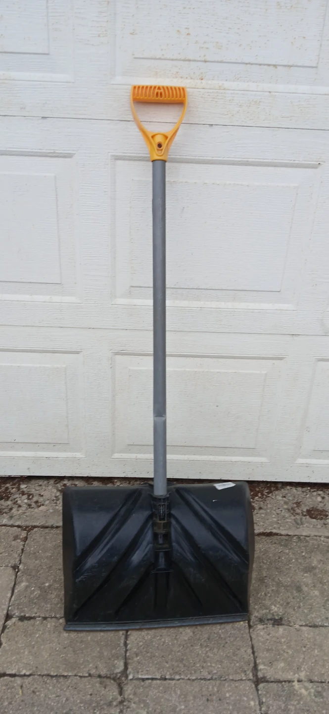 Snow shovel with D-handle - photo 3