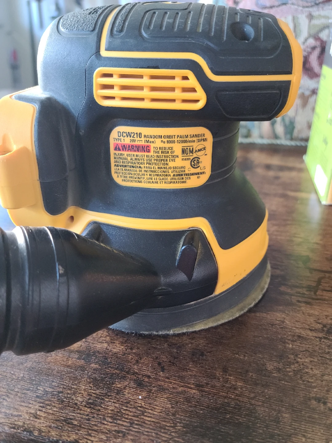 DEWALT DCW210 XR Random Orbit Palm Sander - photo 4