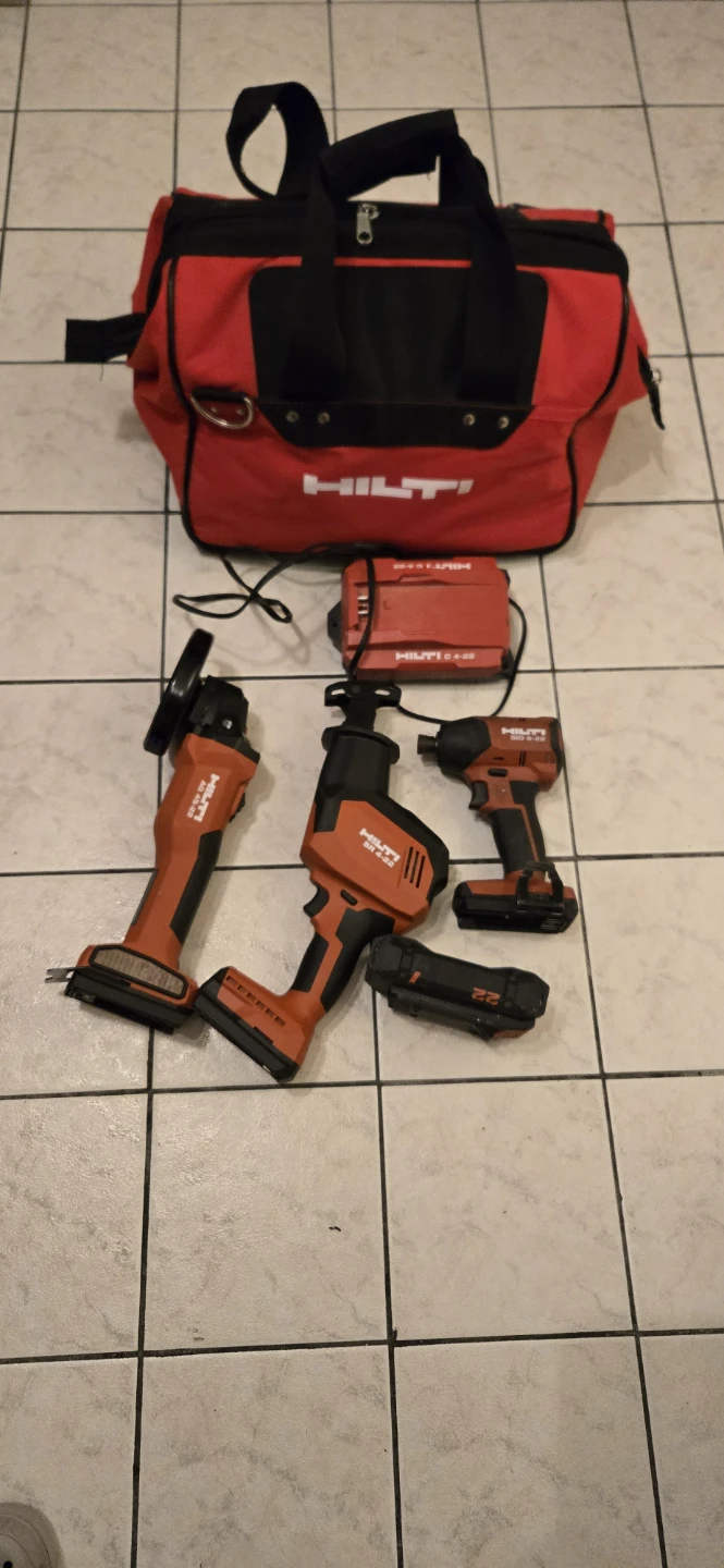 Hilti Cordless Power Tool Set with Bag and Charger - photo 3