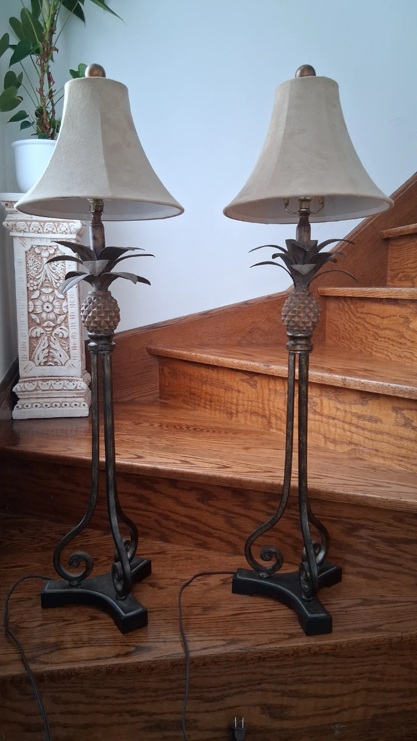 Pineapple Accent Table Lamps (Set of 2)